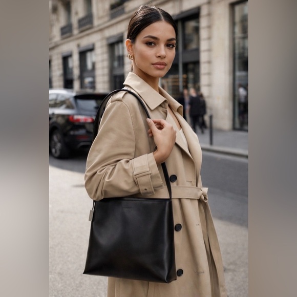 RARE BURBERRY Vintage Black‎ Patent Leather Shoulder Bag